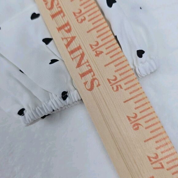 White Ruffle Mock Neck Long Sleeve Blouse Black Heart Print Women’s Size M - Picture 9 of 11